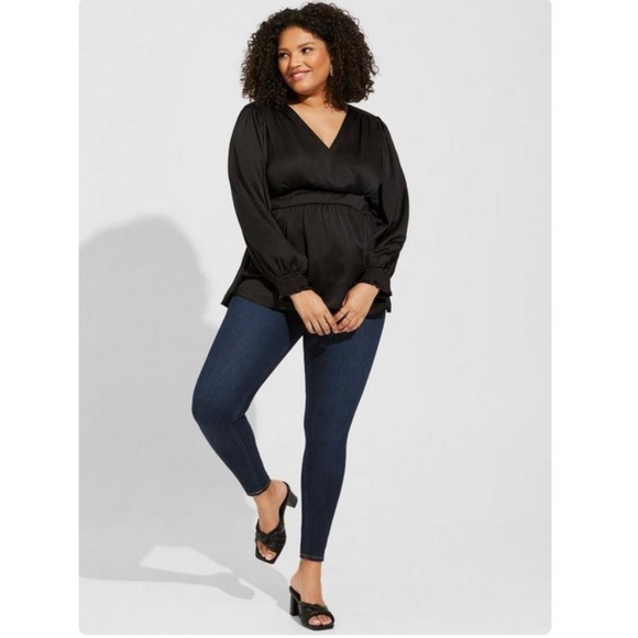 TORRID NWT Satin Surplice Tie Cut Out Back Long Sleeve Blouse - Picture 3 of 5